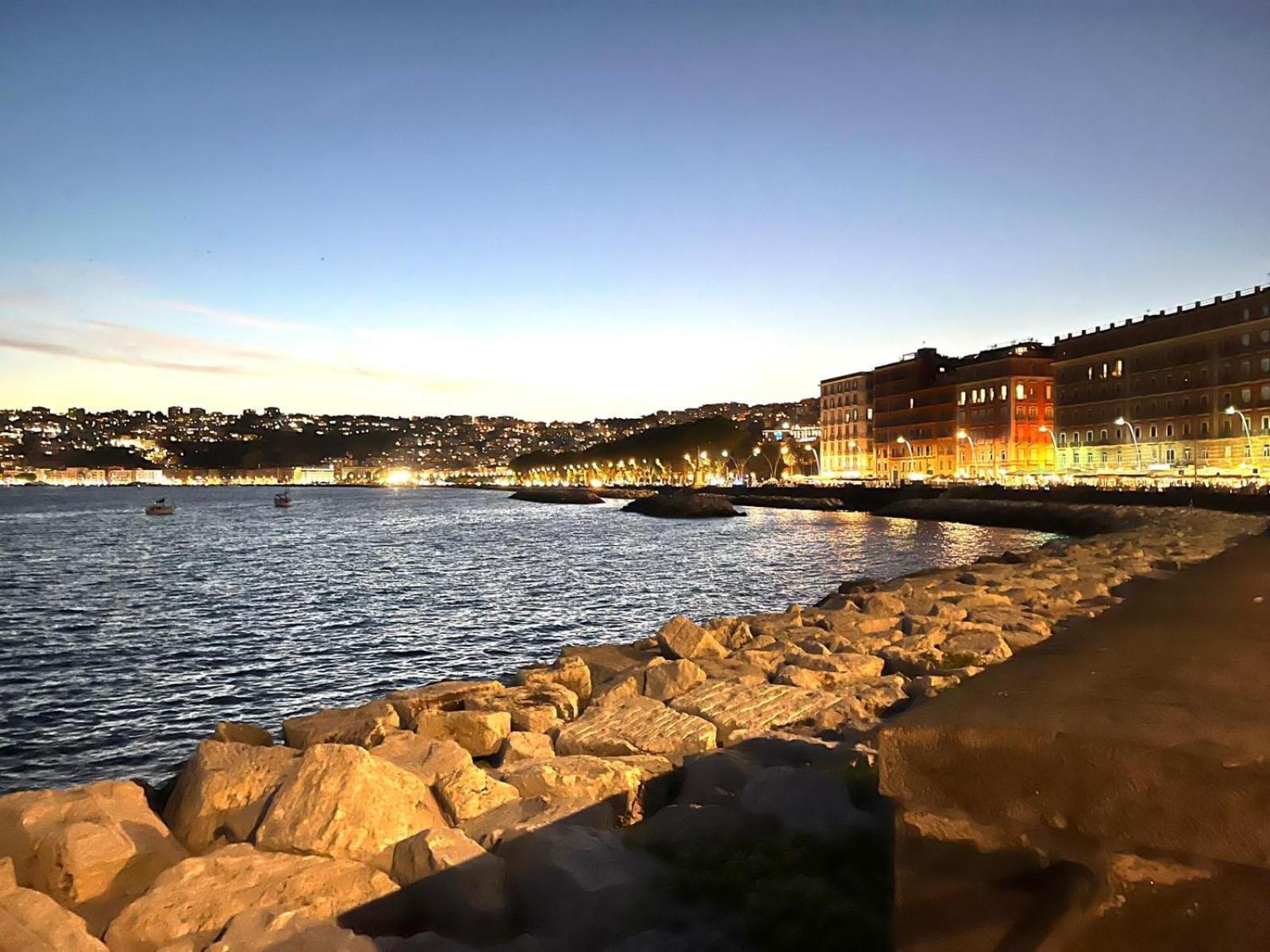 Apartment Napolina House - Chiaia Naples